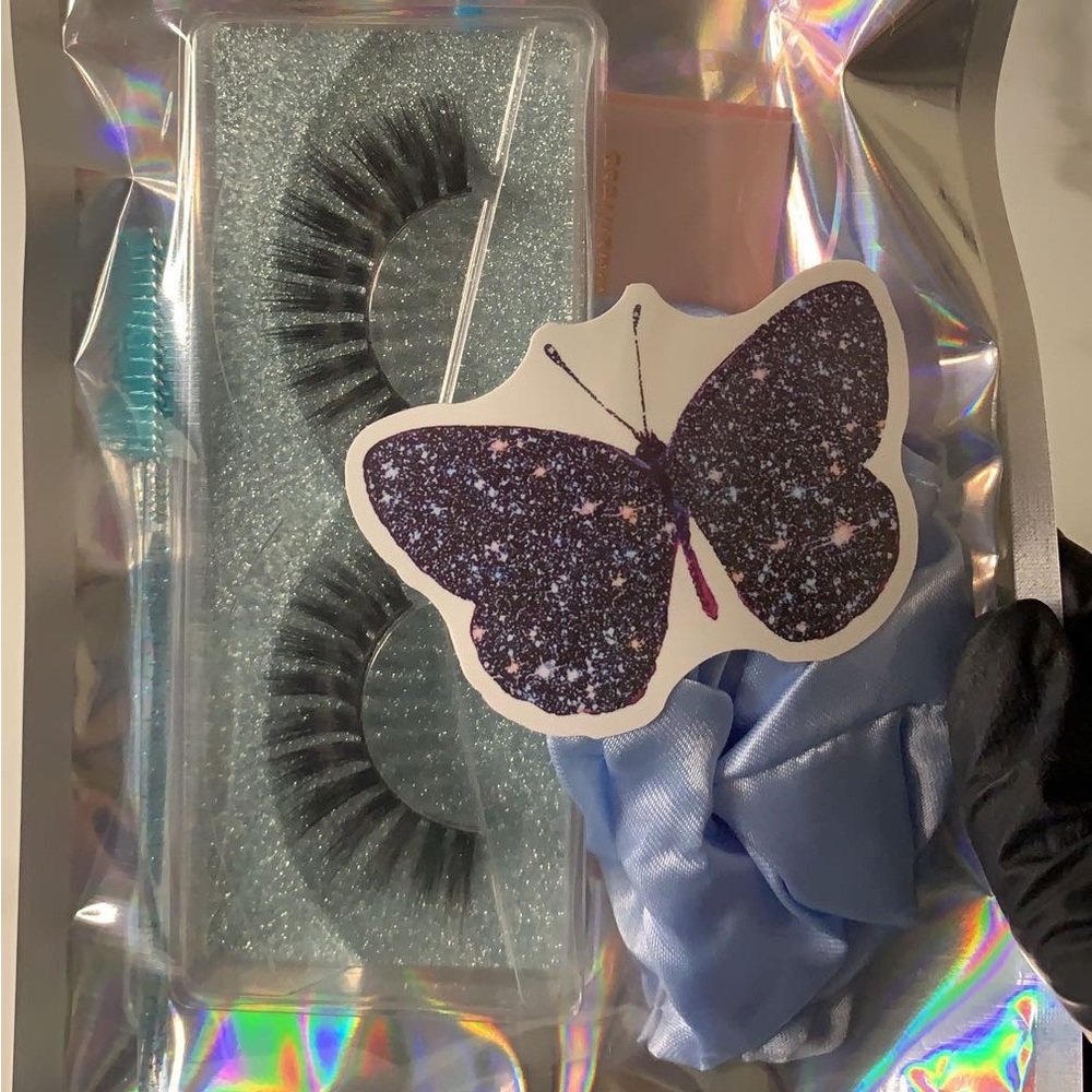 Lash Bundle - Picture 2 of 2
